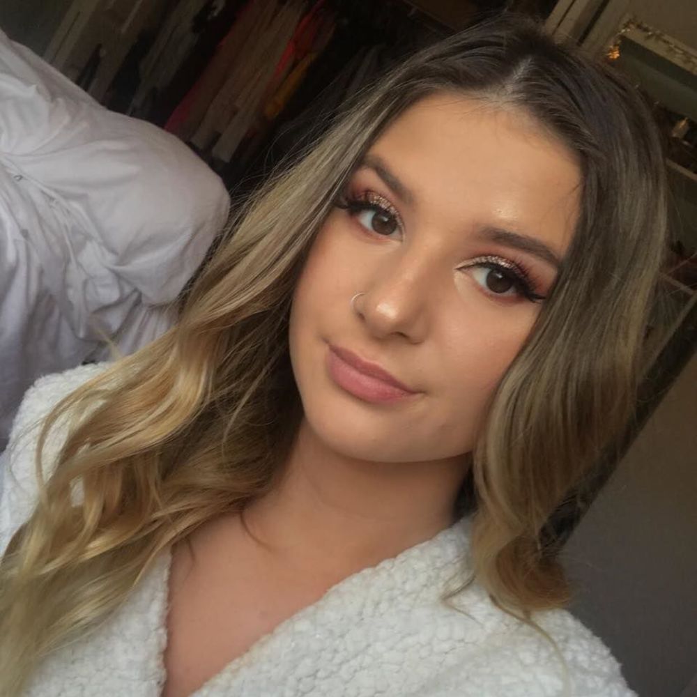 Meet your Posher, Lauren